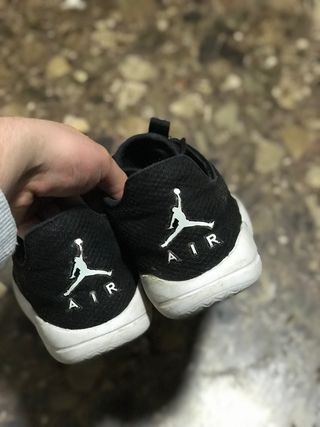 Jordan eclipse negras de segunda mano por 20 EUR en Valencia en WALLAPOP