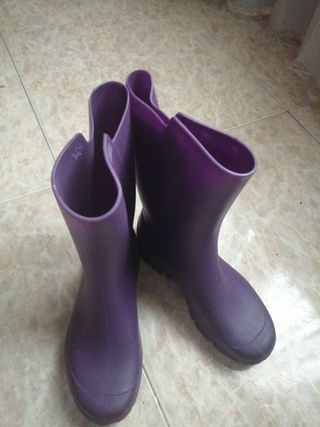 Botas de agua. Solognac. Decathlon. de segunda mano por 5 EUR en Valdemoro  en WALLAPOP