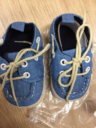 ZAPATOS BEBE 18\\/19 A ESTRENAR de segunda mano por 5 EUR en Castellar del  Vallès en WALLAPOP