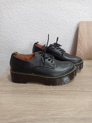 Zapatos colegio 38 plataforma, con cordones. de segunda mano por 10 EUR en  Campo Alto en WALLAPOP