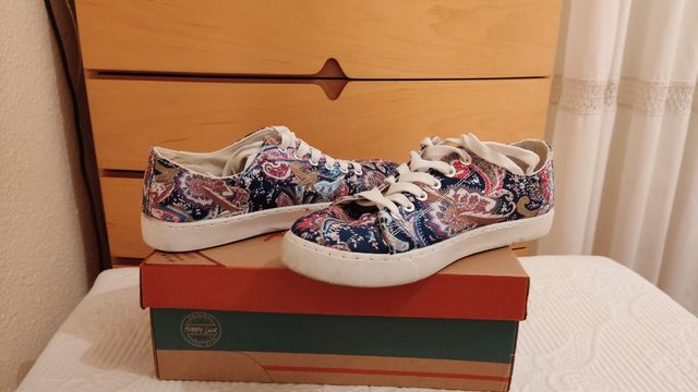 Zapatillas chica. Happy Luck