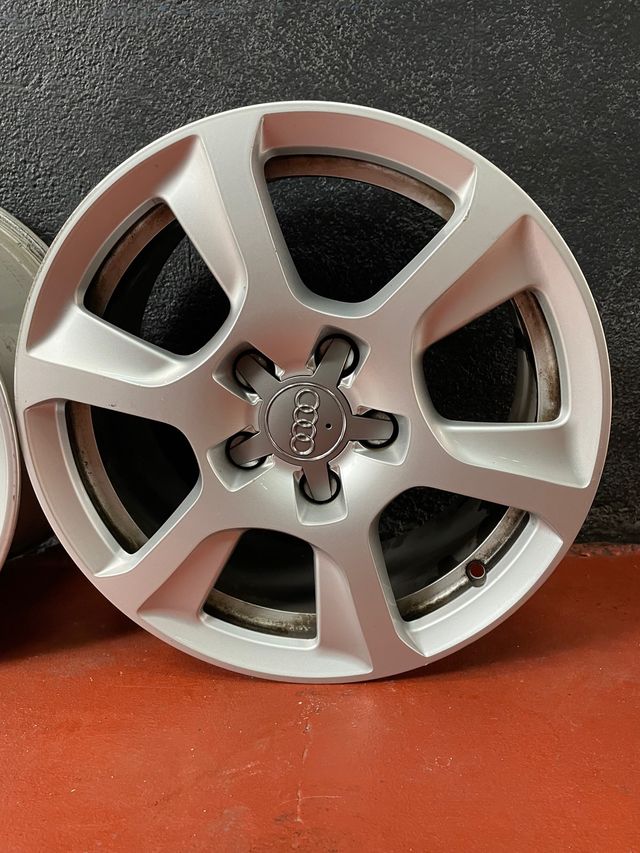 Llantas originales de Audi de 16 pulgadas