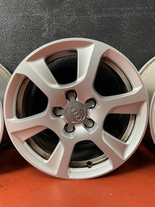 Llantas originales de Audi de 16 pulgadas