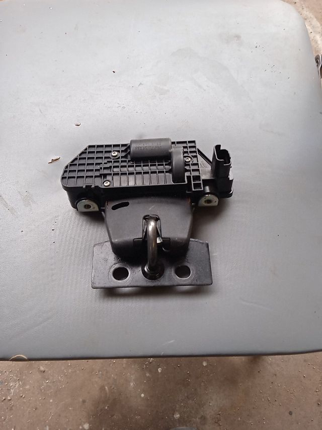 Cerradura de maletero 