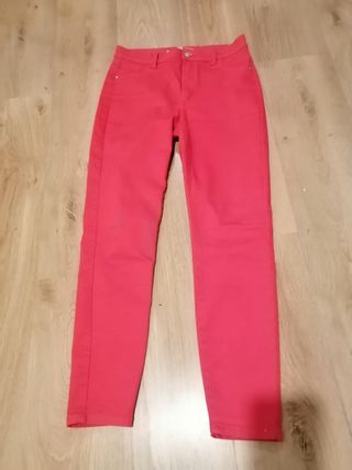 Pantalón de mujer corte, vaquero T. 40 fucsia de segunda mano por 5 EUR en  Simancas en WALLAPOP