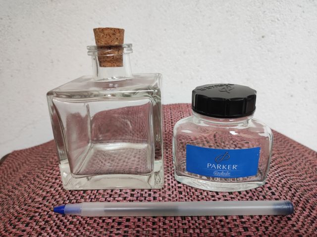 Ampolla i tinter/ botella y tintero