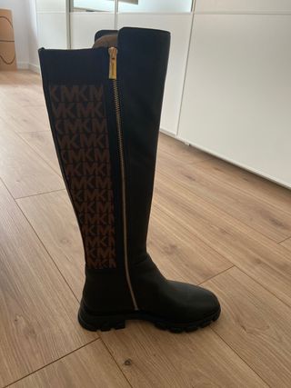 Botas altas Michael Kors de segunda mano por 200 EUR en Sentmenat en  WALLAPOP