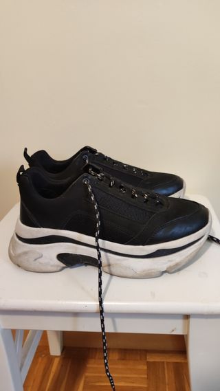 Deportivas estilo Balenciaga de Pull \u0026amp; Bear de segunda mano por 4 EUR  en Burgos en WALLAPOP
