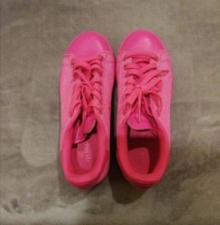 Zapatillas Adidas rosa flúor T.38 de segunda mano por 40 EUR en Madrid en  WALLAPOP