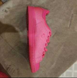 Zapatillas Adidas rosa flúor T.38 de segunda mano por 40 EUR en Madrid en  WALLAPOP