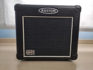 Amplificador KUSTOM Dart-10 de segunda mano por 45 EUR en Parla en WALLAPOP