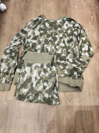 Chandal militar Lefties de segunda mano por 3,5 EUR en Castello\\/Castellon  de La Plana en WALLAPOP