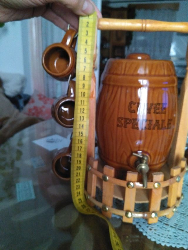 tonel pequeño de licor