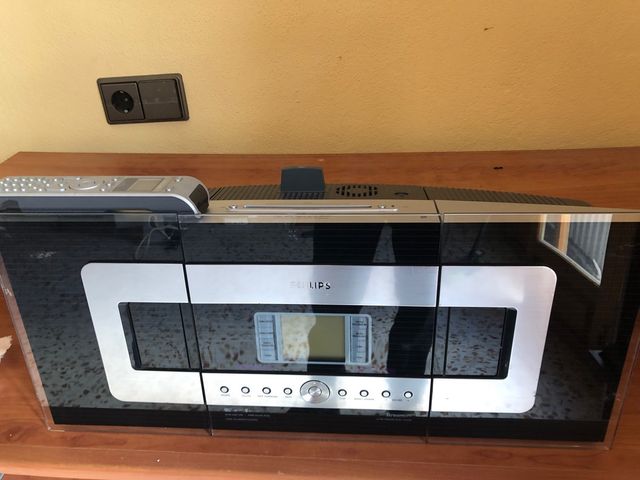 Sistema audio  Philips con wifi con base y remoto