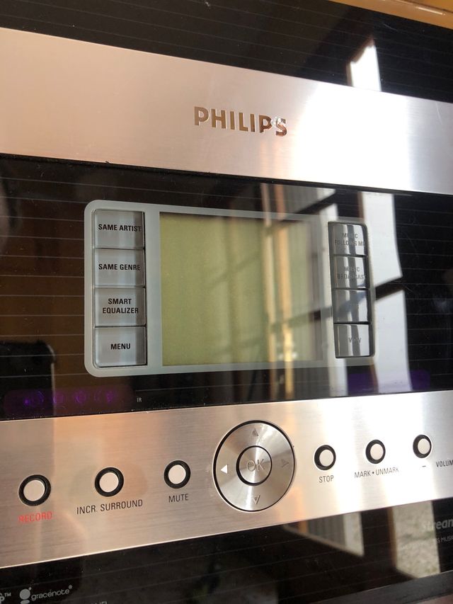 Sistema audio  Philips con wifi con base y remoto