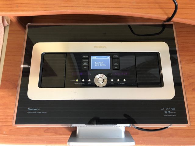 Sistema audio  Philips con wifi con base y remoto