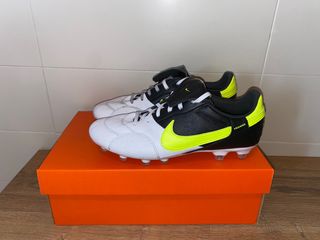 Botas Nike Tiempo Premier 3 de segunda mano por 75 EUR en Madrid en WALLAPOP