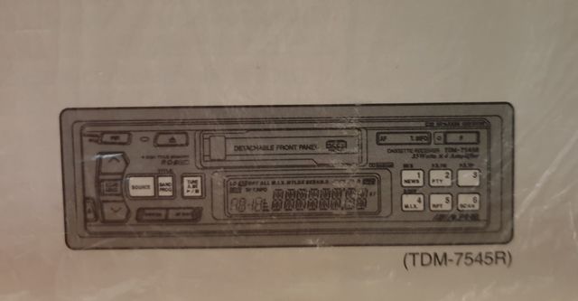 Radio casete Alpine más cargador  CD