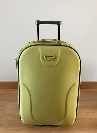 Maleta cabina (VALISA) y Neceser viaje (VAGG) de segunda mano por 45 EUR en  Bilbao en WALLAPOP