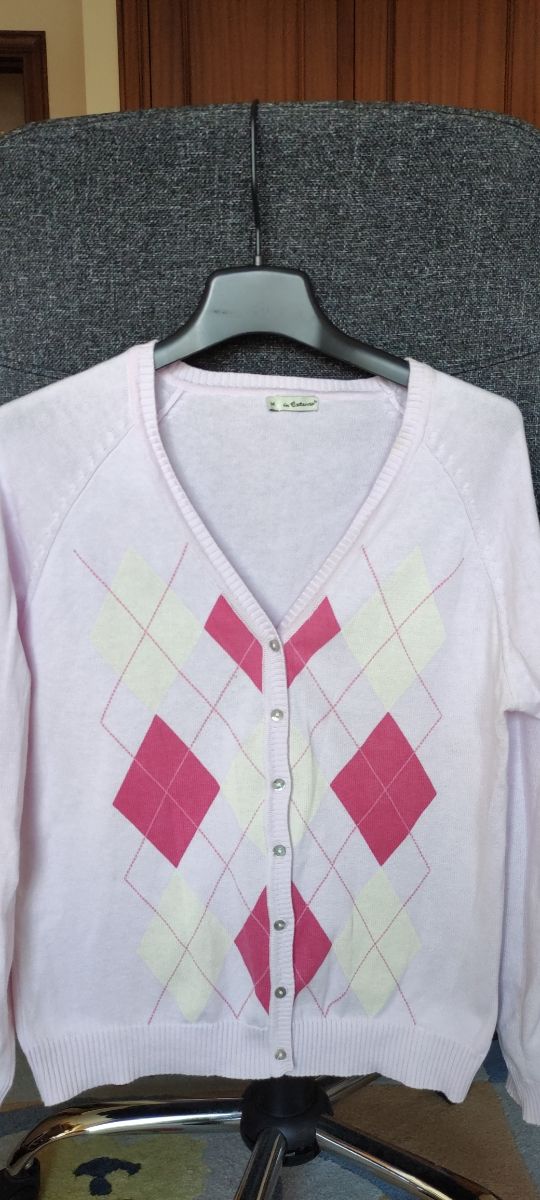 Chaqueta rosa. Punto.Cardigan. Chaqueta rombos.