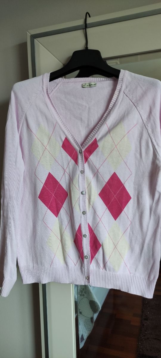 Chaqueta rosa. Punto.Cardigan. Chaqueta rombos.