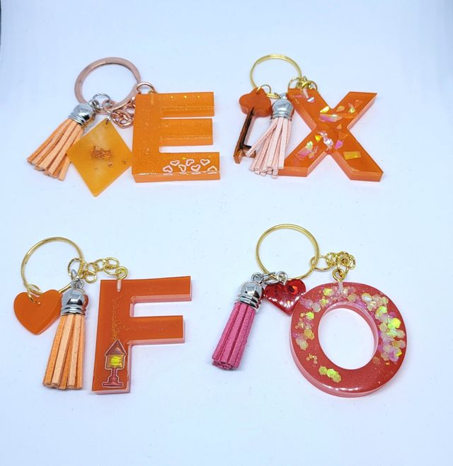 Llaveros de letras premium