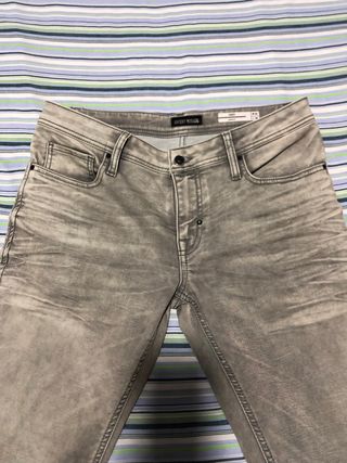 PANTALÓN VAQUERO ANTONY MORATO de segunda mano por 20 EUR en Villacadima en  WALLAPOP