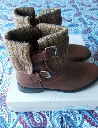 Botas de segunda mano por 25 EUR en Benicarló en WALLAPOP