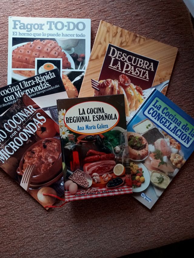 LOTE LIBROS DE COCINA Y REGALO