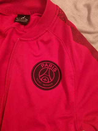 Sudadera psg con jordan roja nueva. de segunda mano por 50 EUR en Orozketa  en WALLAPOP