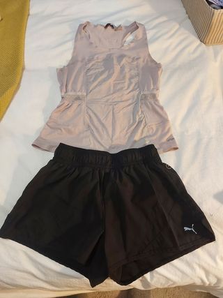 2 camisetas (adidas y decathlon) n pantalón (puma) de segunda mano por 5  EUR en Narón en WALLAPOP
