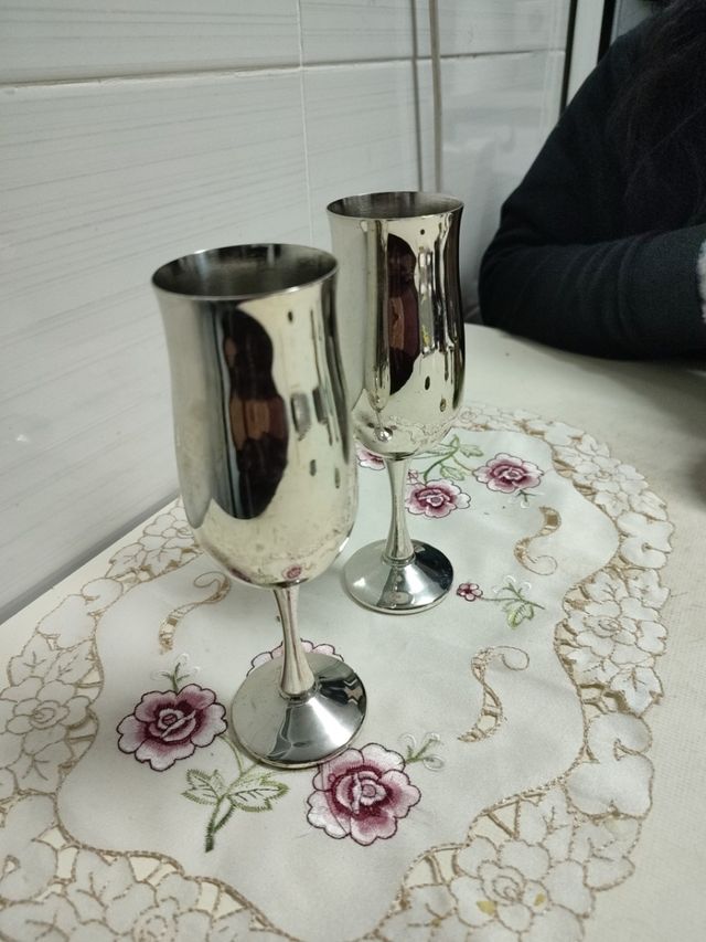 dos copas de champagne muy elegante