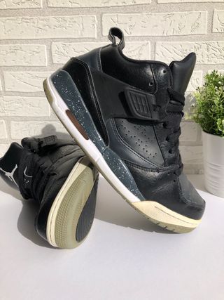 Bambas Jordan Nike Air Flight 45 talla 42.5 de segunda mano por 80 EUR en  Igualada en WALLAPOP