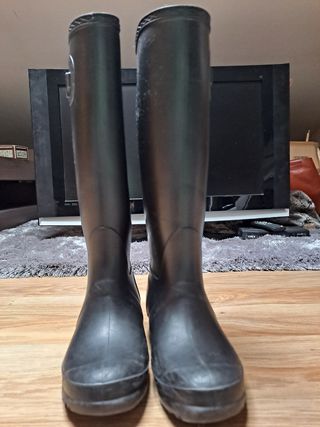 BOTAS AGUA DE BENETTON de segunda mano por 22 EUR en Villaviciosa de Odón  en WALLAPOP