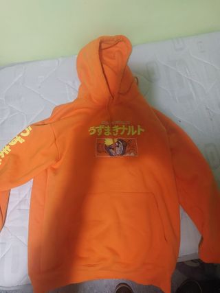 Sudadera Naruto Pull \u0026amp; Bear de segunda mano por 8 EUR en Sevilla en  WALLAPOP