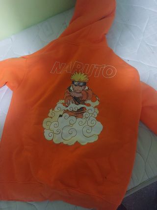 Sudadera Naruto Pull \u0026amp; Bear de segunda mano por 8 EUR en Sevilla en  WALLAPOP