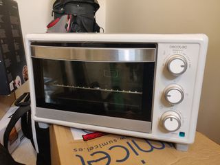 Cecotec 02207 - Horno De Sobremesa en blanco BAKE\u0026TOAST 590 de 1500W -  Lacasadelelectrodomestico.com