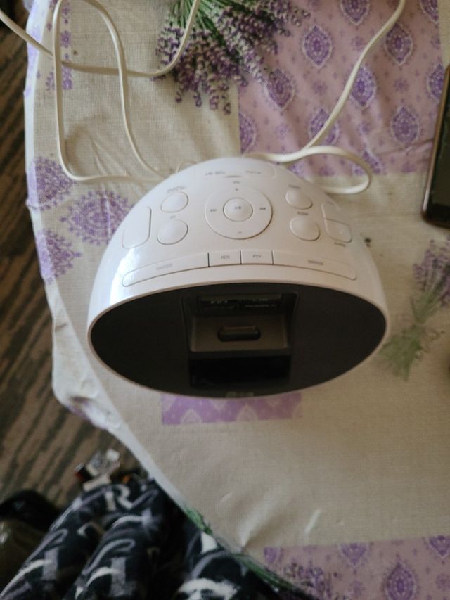 altavoz con estación lg