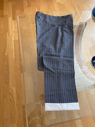 Pantalón rociero de hombre sin estrenar de segunda mano por 15 EUR en  Huelva en WALLAPOP