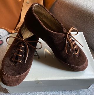 Colección primavera verano de zapatos y sandalias para niñas Xiquets