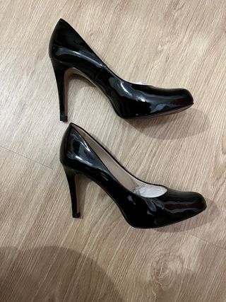 Zapatos Salon Gloria Ortiz de segunda mano por 20 EUR en Badajoz en WALLAPOP