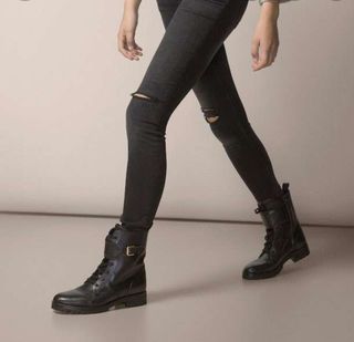Botas militares Massimo Dutti de segunda mano por 49,95 EUR en Bilbao en  WALLAPOP