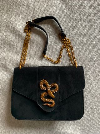Bolso Parfois Serpiente Terciopelo de segunda mano por 10 EUR en León en  WALLAPOP