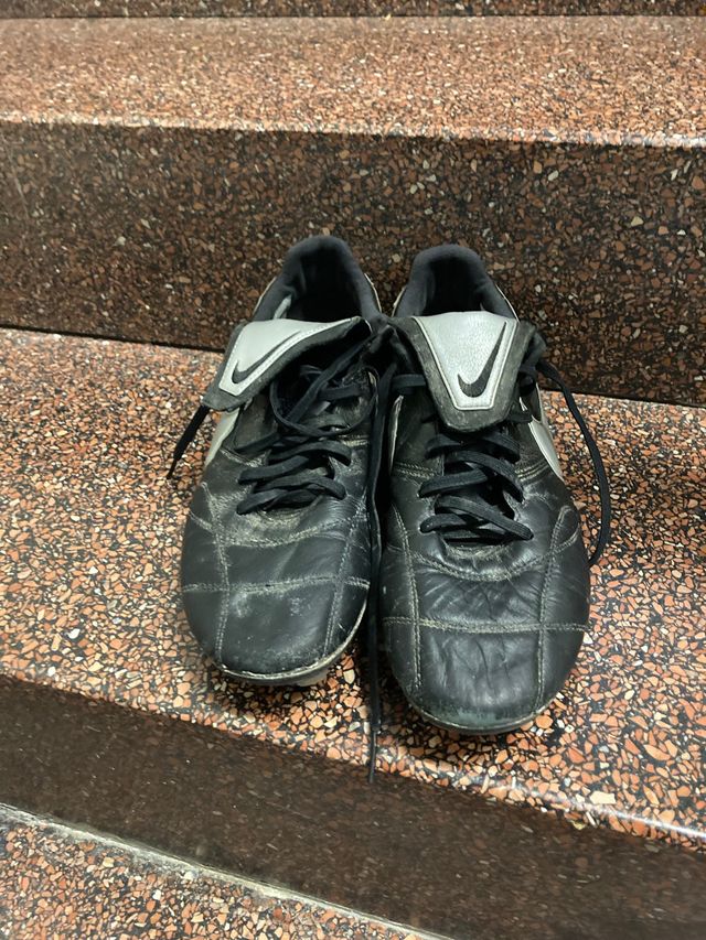 Botines Nike tiempo 44.5