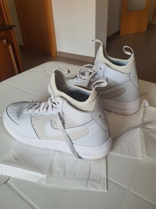 Bambas nike air force 1 talla 41 de segunda mano por 70 EUR en Sabadell en  WALLAPOP