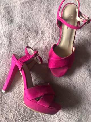 Tacones buganvilla 36 de segunda mano por 12 EUR en Manilva en WALLAPOP