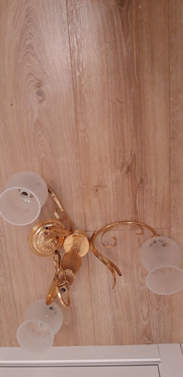 Lampara de techo dorada