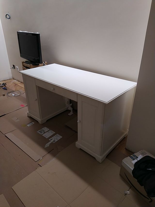 ESCRITORIO Ikea blanco madera MUY BUEN ESTADO