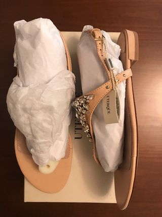 Sandalias joya Uterqüe de segunda mano por 89,99 EUR en Villacadima en  WALLAPOP