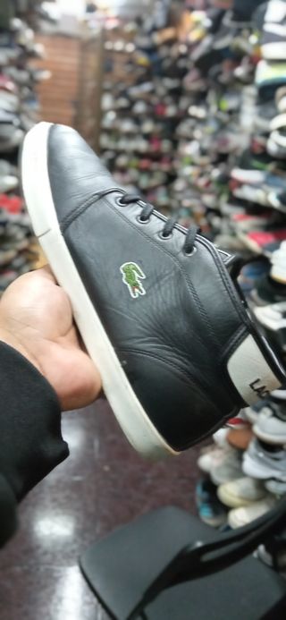 Botin Lacoste talla 43 de segunda mano por 32 EUR en Barcelona en WALLAPOP